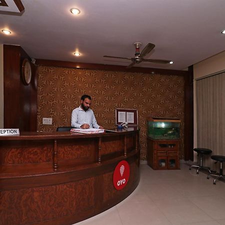 Super Hotel O Global Yeni Delhi Dış mekan fotoğraf