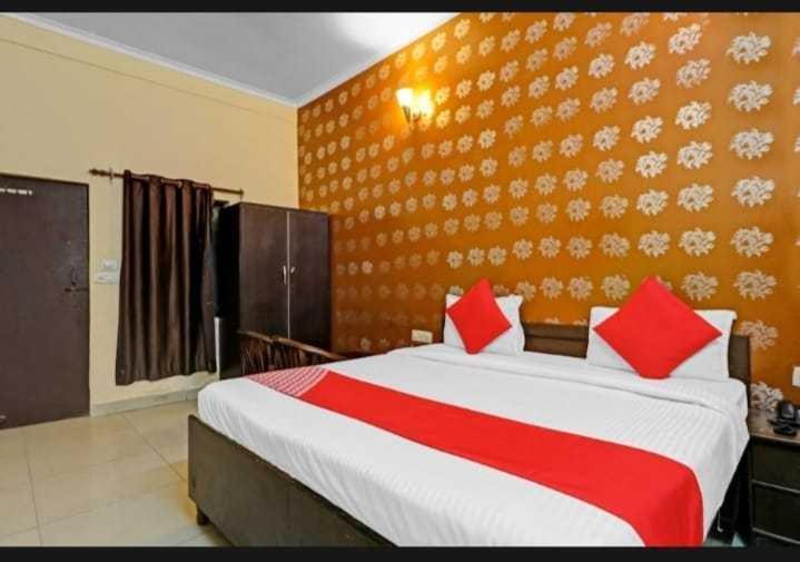 Super Hotel O Global Yeni Delhi Dış mekan fotoğraf