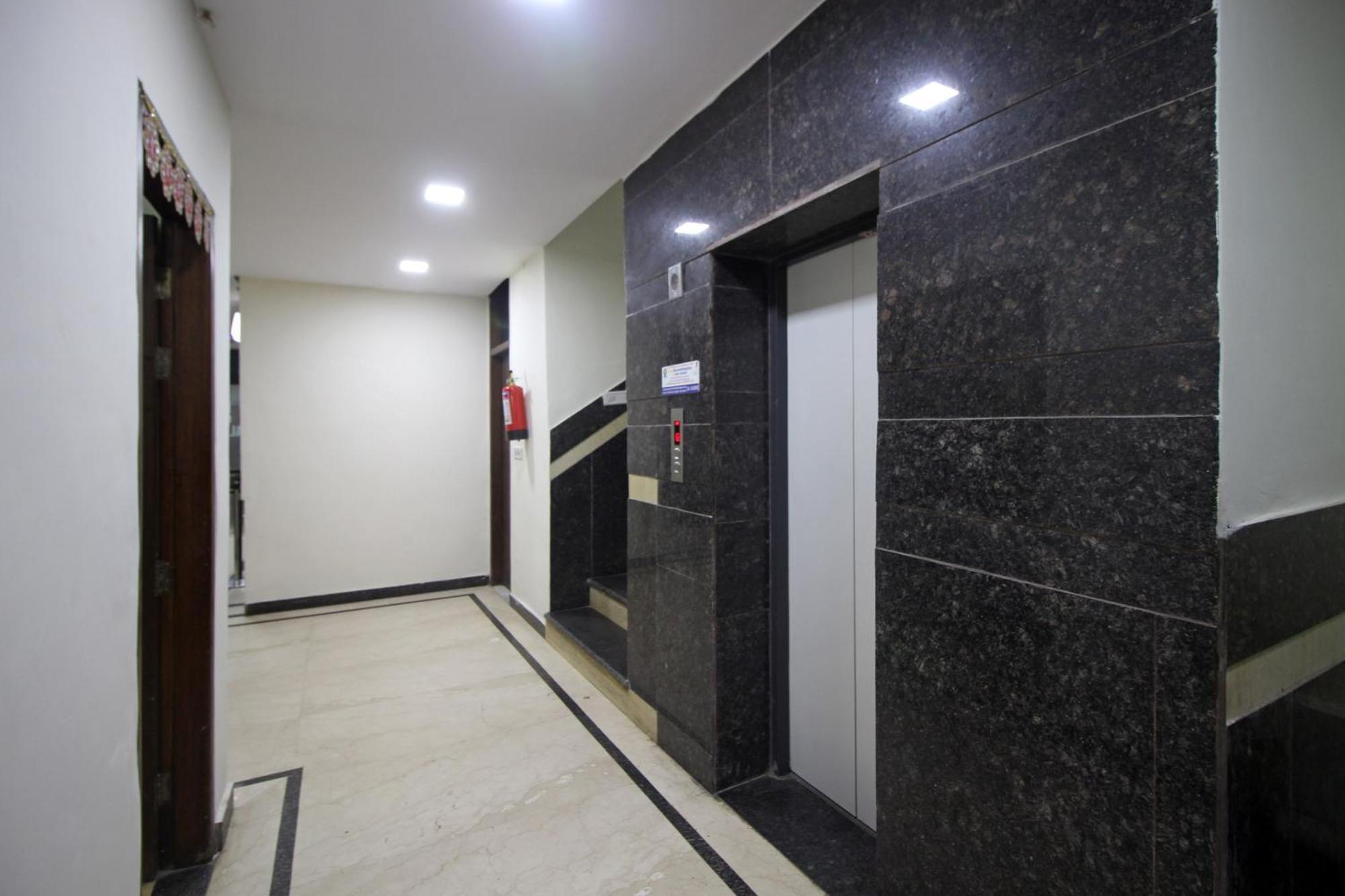 Super Hotel O Global Yeni Delhi Dış mekan fotoğraf