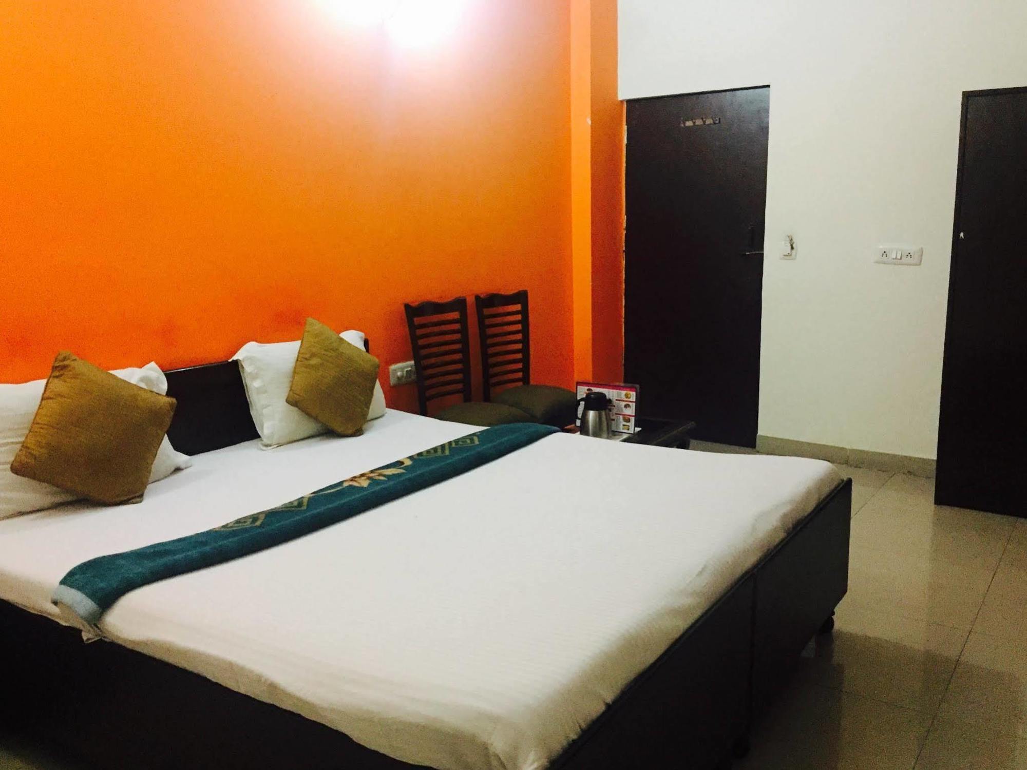 Super Hotel O Global Yeni Delhi Dış mekan fotoğraf