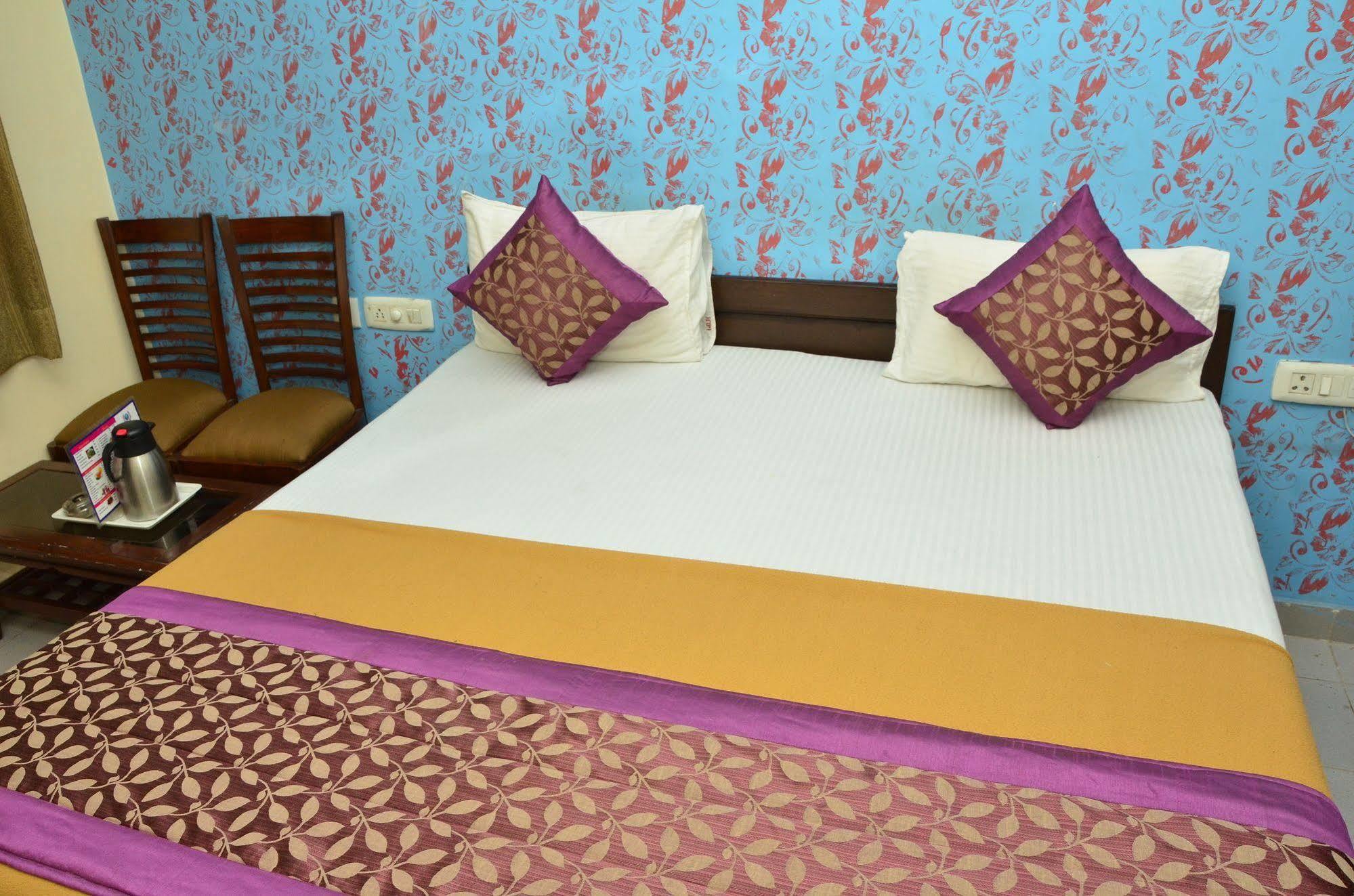 Super Hotel O Global Yeni Delhi Dış mekan fotoğraf