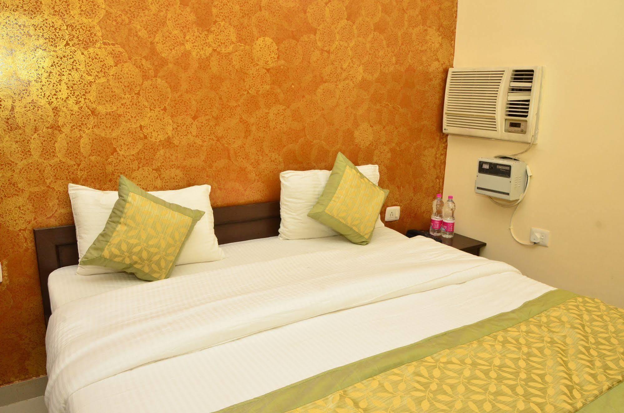 Super Hotel O Global Yeni Delhi Dış mekan fotoğraf
